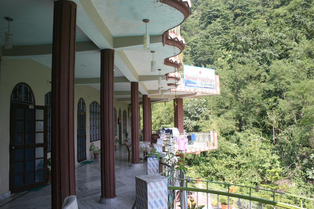 Отель Rishikesh Sadan A Yoga & Spritual Retreat Tapovan Экстерьер фото