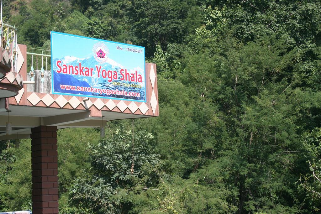 Отель Rishikesh Sadan A Yoga & Spritual Retreat Tapovan Экстерьер фото
