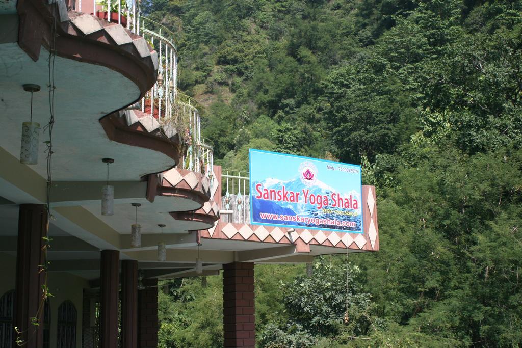 Отель Rishikesh Sadan A Yoga & Spritual Retreat Tapovan Экстерьер фото