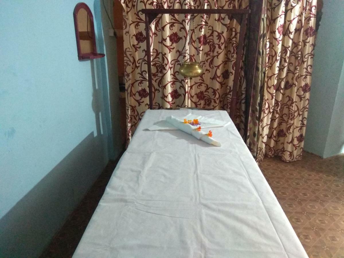 Отель Rishikesh Sadan A Yoga & Spritual Retreat Tapovan Экстерьер фото