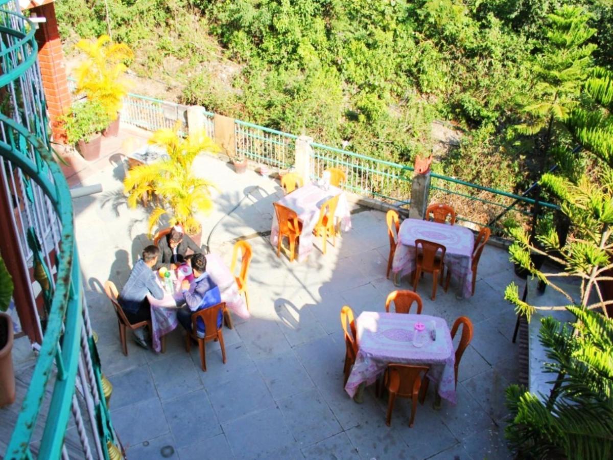 Отель Rishikesh Sadan A Yoga & Spritual Retreat Tapovan Экстерьер фото